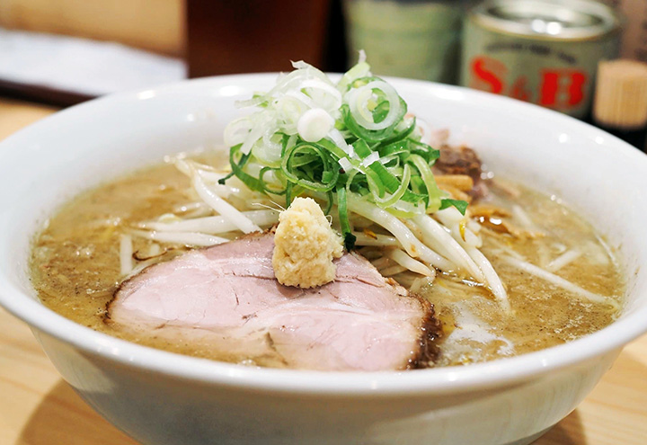 三ん寅　札幌味噌ラーメン　すみれ